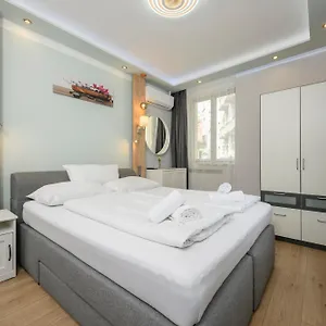 Elegance Palais Palffy Apart-hotel