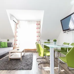 Karmeliter Flat | Contactless Check-in Bécs