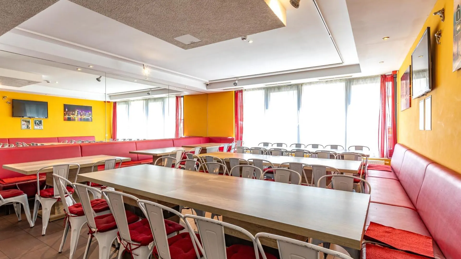 A&T Hotel & Hostel Viena 0*,  Austria